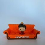Kanapa Sofa Friends Przyjaciele Serial McDonalds Figurki Organizer Półka thumbnail 1